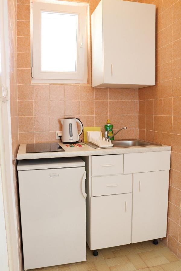 Apartment For One Person Kukljica Buitenkant foto