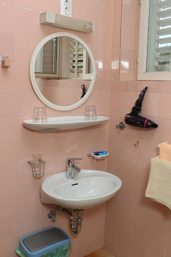 Apartment For One Person Kukljica Buitenkant foto